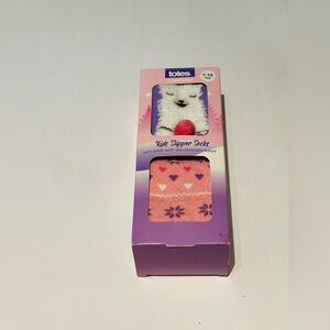 Totes Slipper Winter Llama & Heart and Snowflake Design